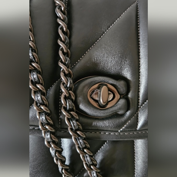 Coach Pillow Madison medium - Picture 2 of 13